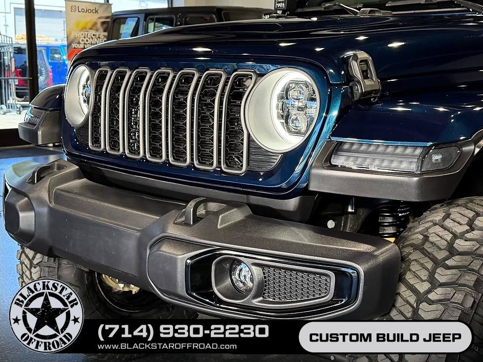Used 2025 Jeep Gladiator Sport AWD/4WD image 4