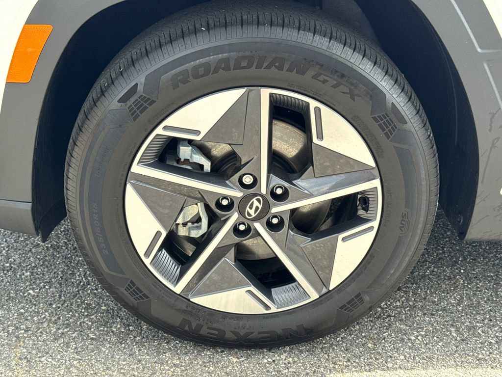 Certified 2025 Hyundai Tucson SEL FWD image 11
