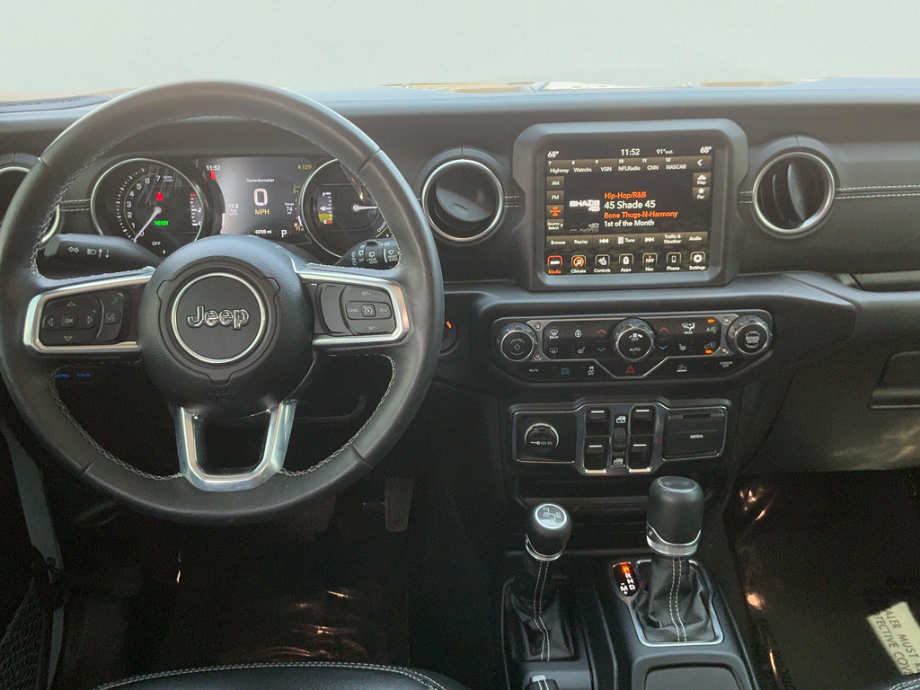 Used 2023 Jeep Wrangler Unlimited Sahara w/ Cold Weather Group AWD/4WD image 18
