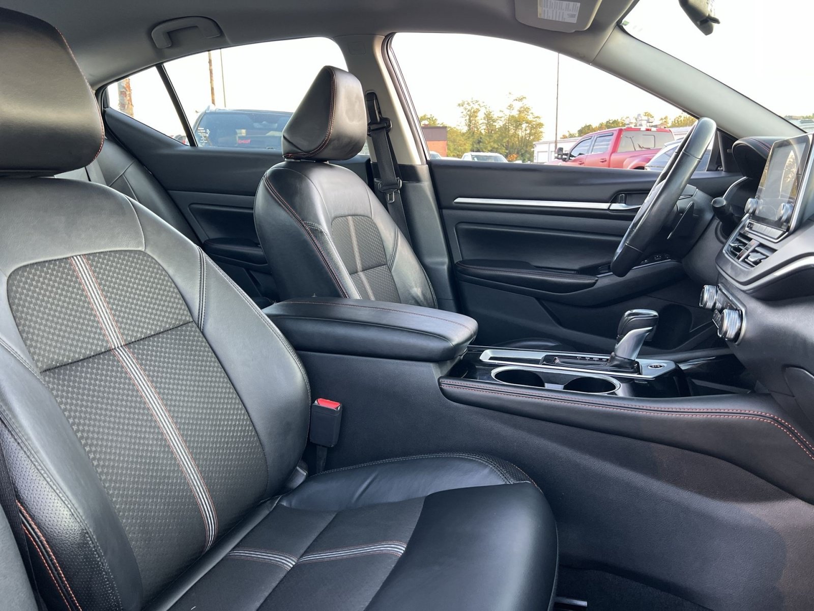Used 2024 Nissan Altima 2.5 SR FWD image 25