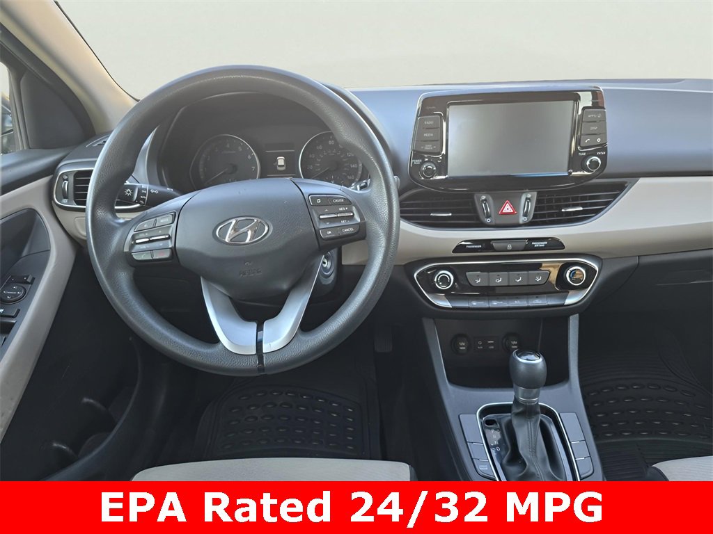 Used 2018 Hyundai Elantra GT image 4