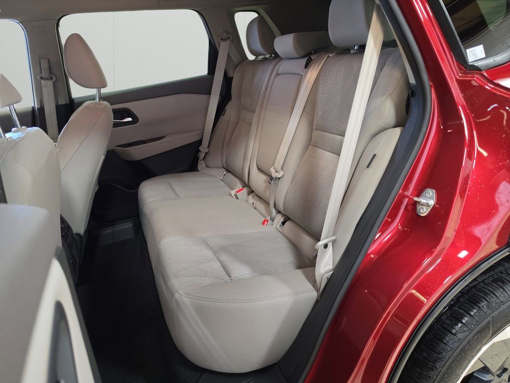 Used 2025 Nissan Rogue SV AWD/4WD image 14