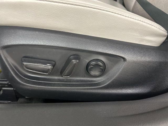 Used 2022 Toyota Camry XSE w/ Carpet Mat Package (TMS) AWD/4WD image 10