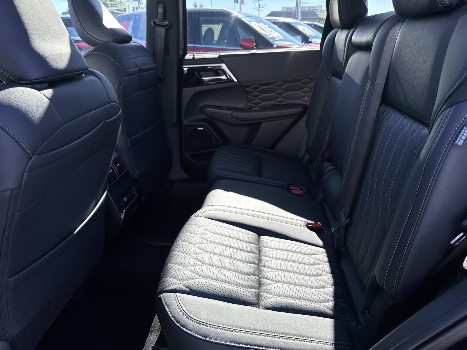 New 2026 Mitsubishi Outlander SEL image 10