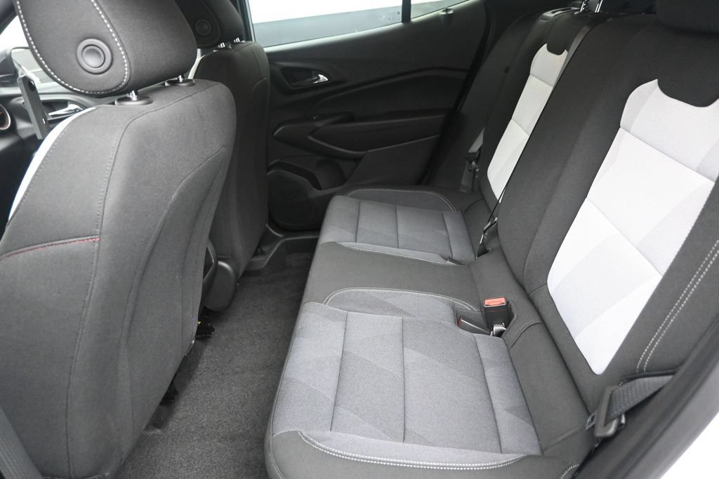 Used 2026 Chevrolet Trax RS FWD image 14