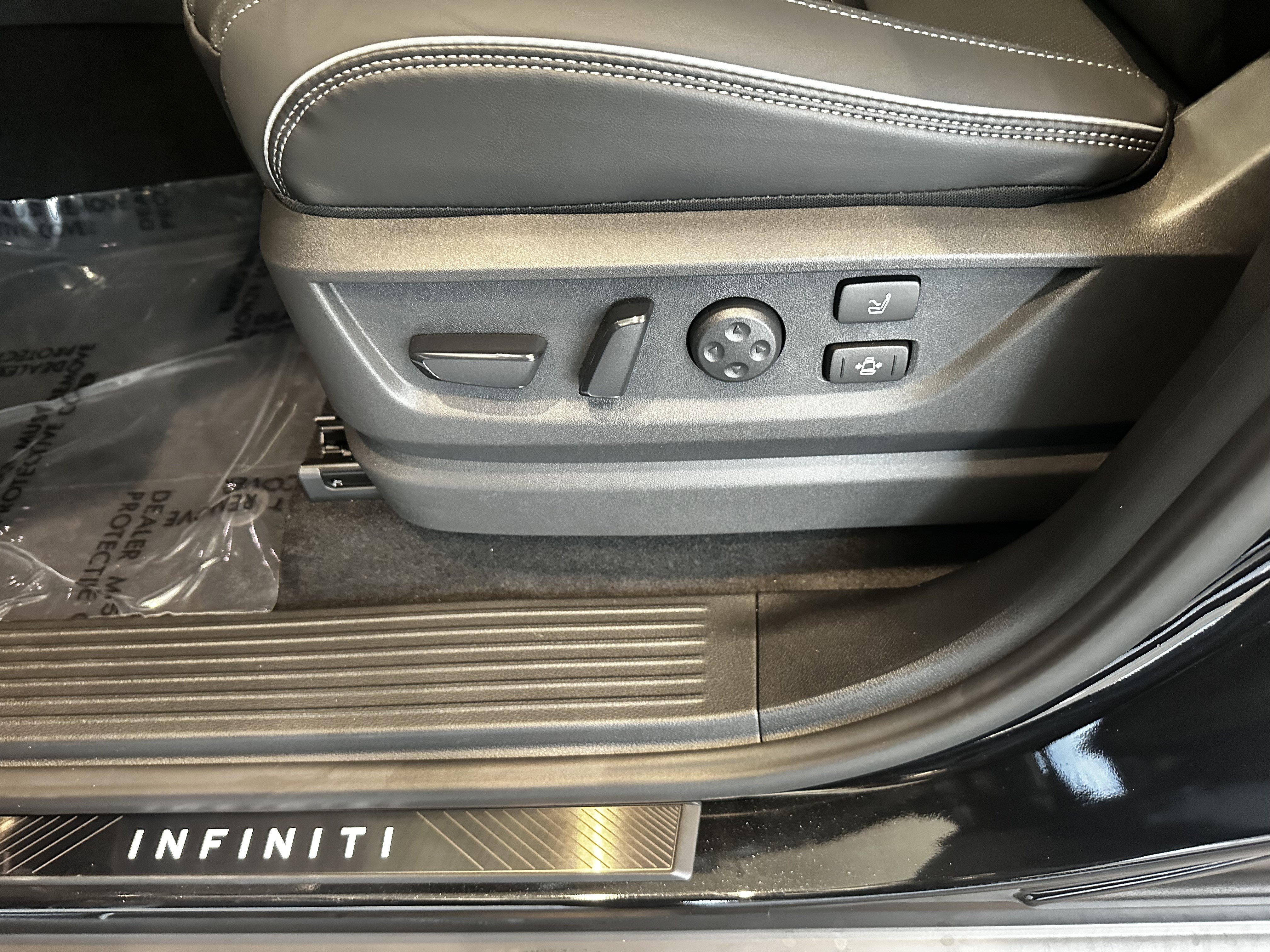 New 2027 INFINITI QX80 Autograph w/ Premium Cargo Package AWD/4WD image 16