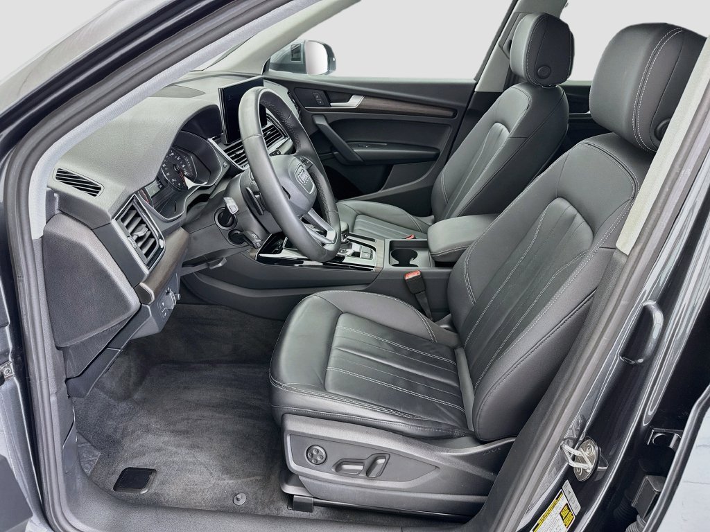 Used 2023 Audi Q5 2.0T Premium w/ Convenience Package AWD/4WD image 17