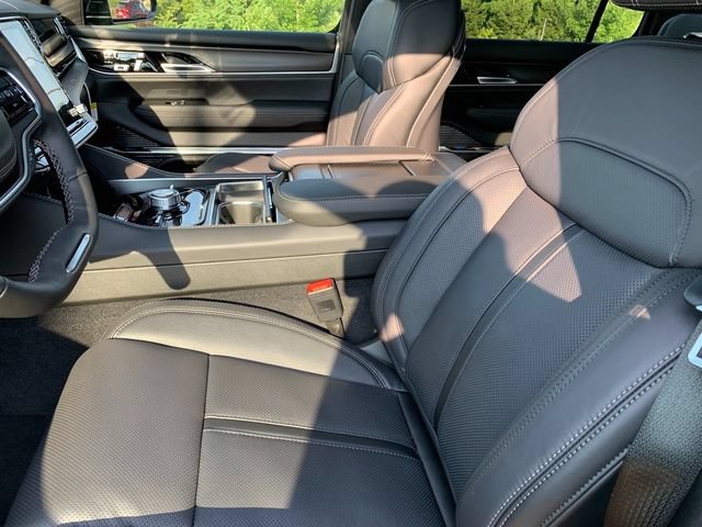 New 2026 Jeep Grand Wagoneer L Summit w/ Premium Group III AWD/4WD image 12