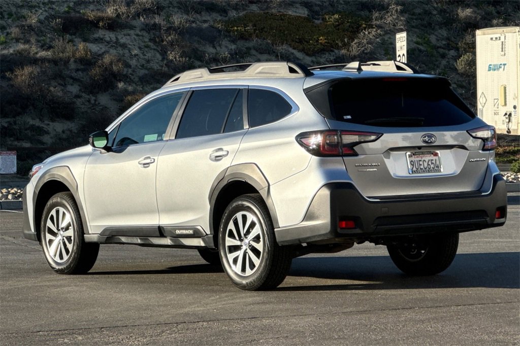 Used 2025 Subaru Outback Premium w/ Popular Package #1A image 6