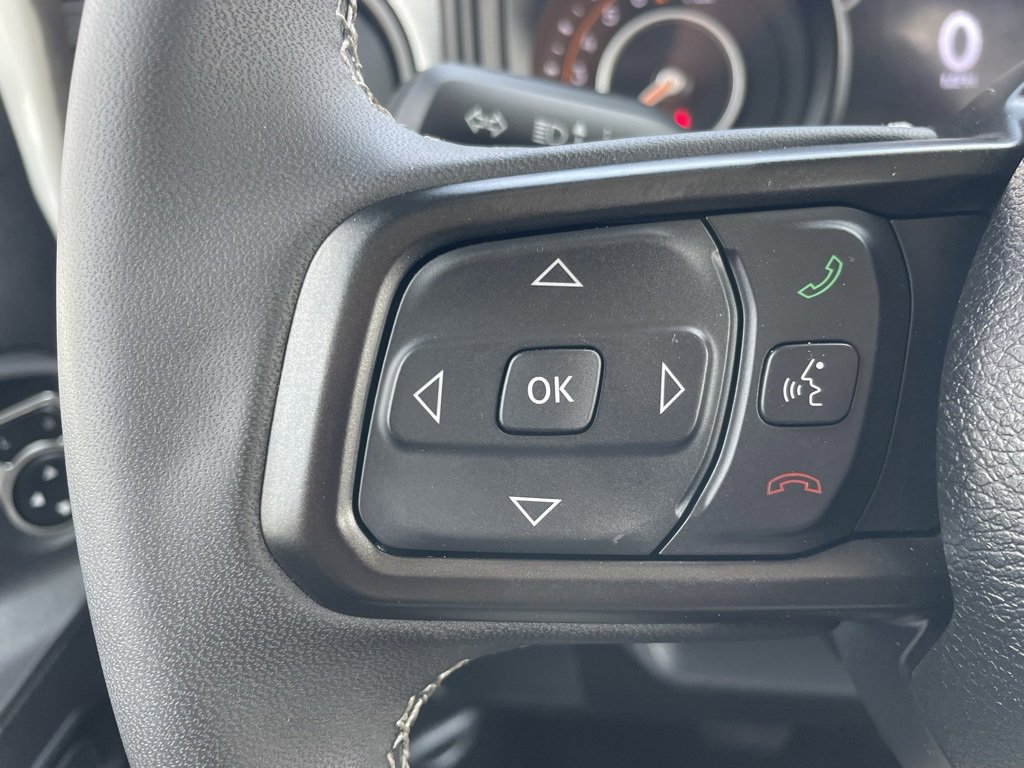 Used 2025 Jeep Gladiator Sport image 8