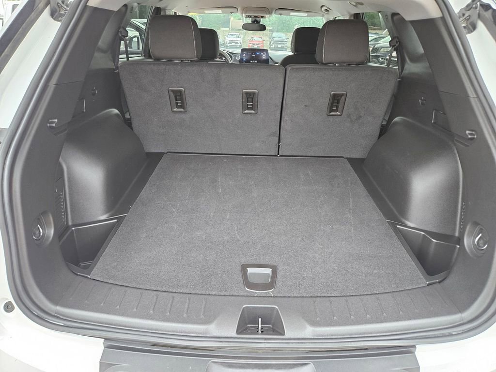 Used 2025 Chevrolet Blazer LT FWD image 24