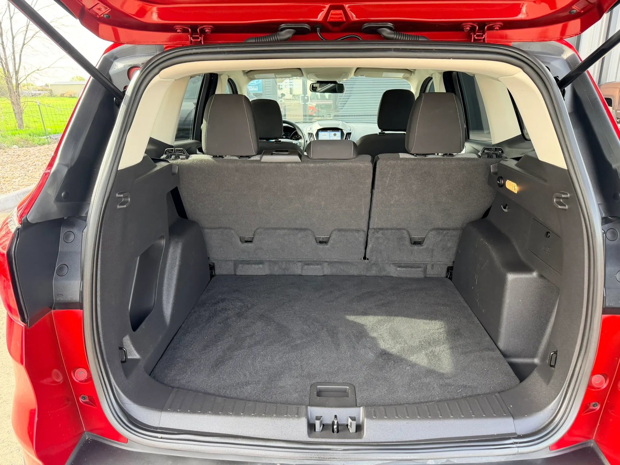 Used 2019 Ford Escape SE image 16