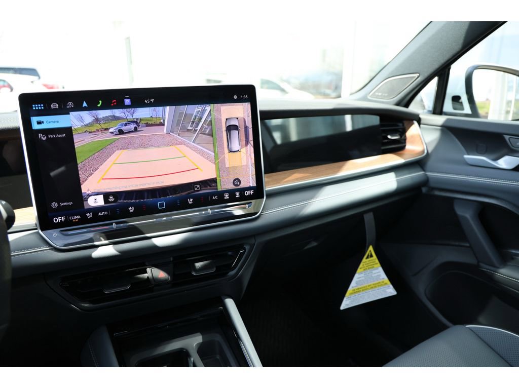 New 2026 Volkswagen Tiguan SEL R-Line image 17