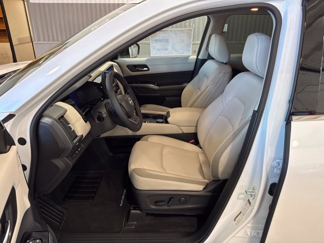 New 2026 Nissan Pathfinder SL AWD/4WD image 10