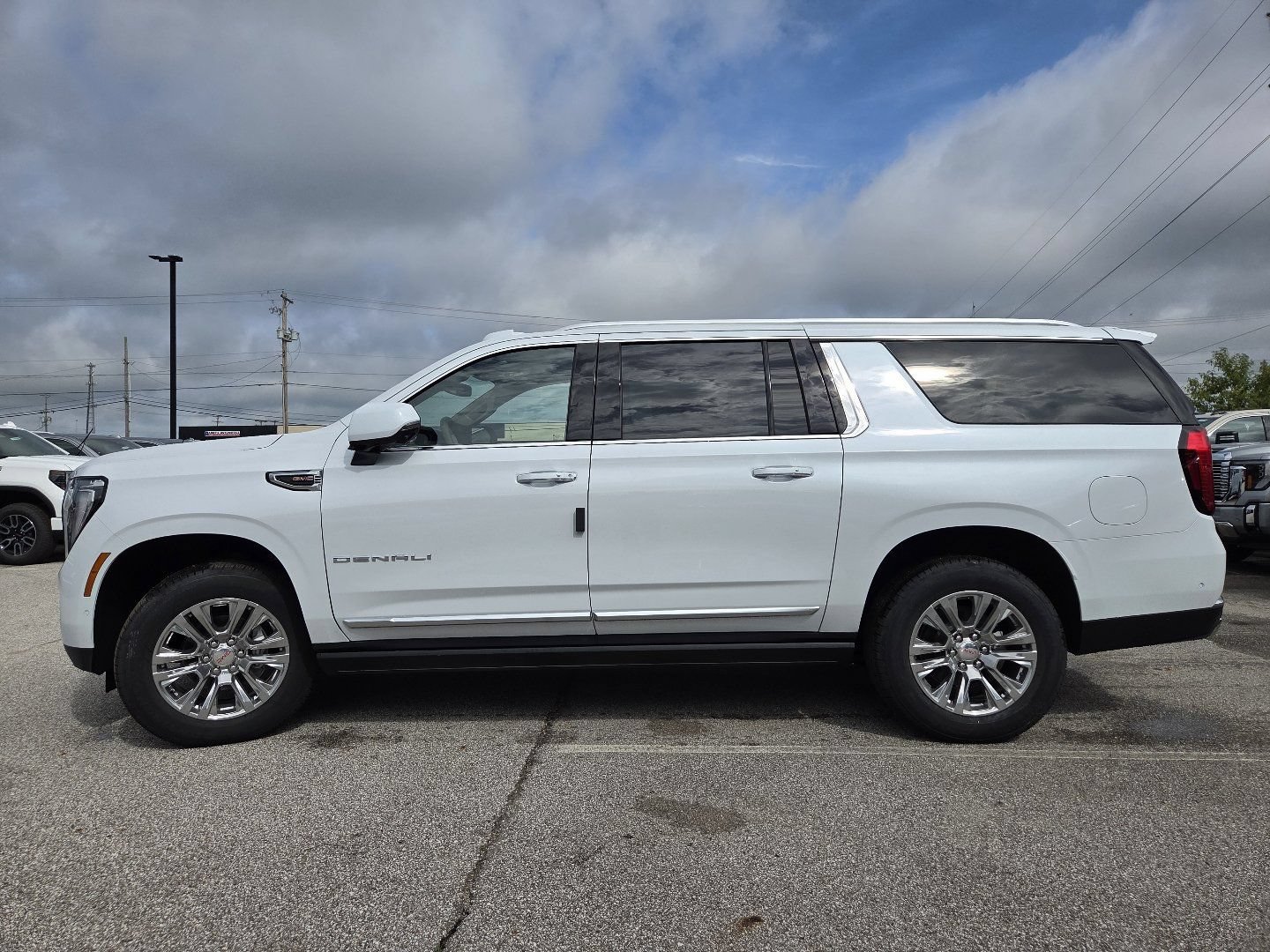 New 2026 GMC Yukon XL Denali w/ Sun & Power Step Package AWD/4WD image 16