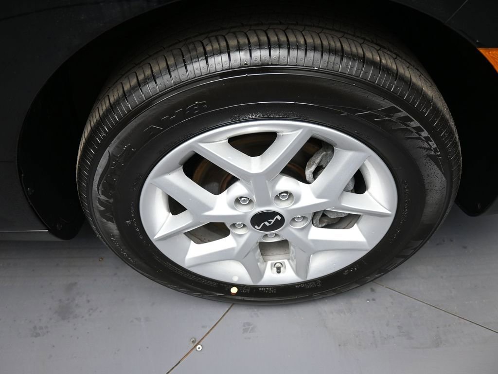 Certified 2025 Kia Soul LX w/ LX Technology Package image 13