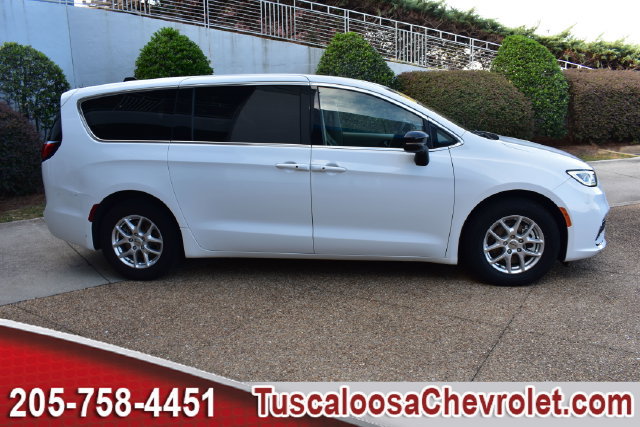 Used 2024 Chrysler Pacifica Touring-L FWD image 15