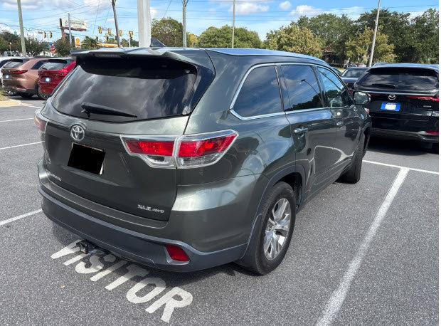 Used 2014 Toyota Highlander XLE AWD/4WD image 7