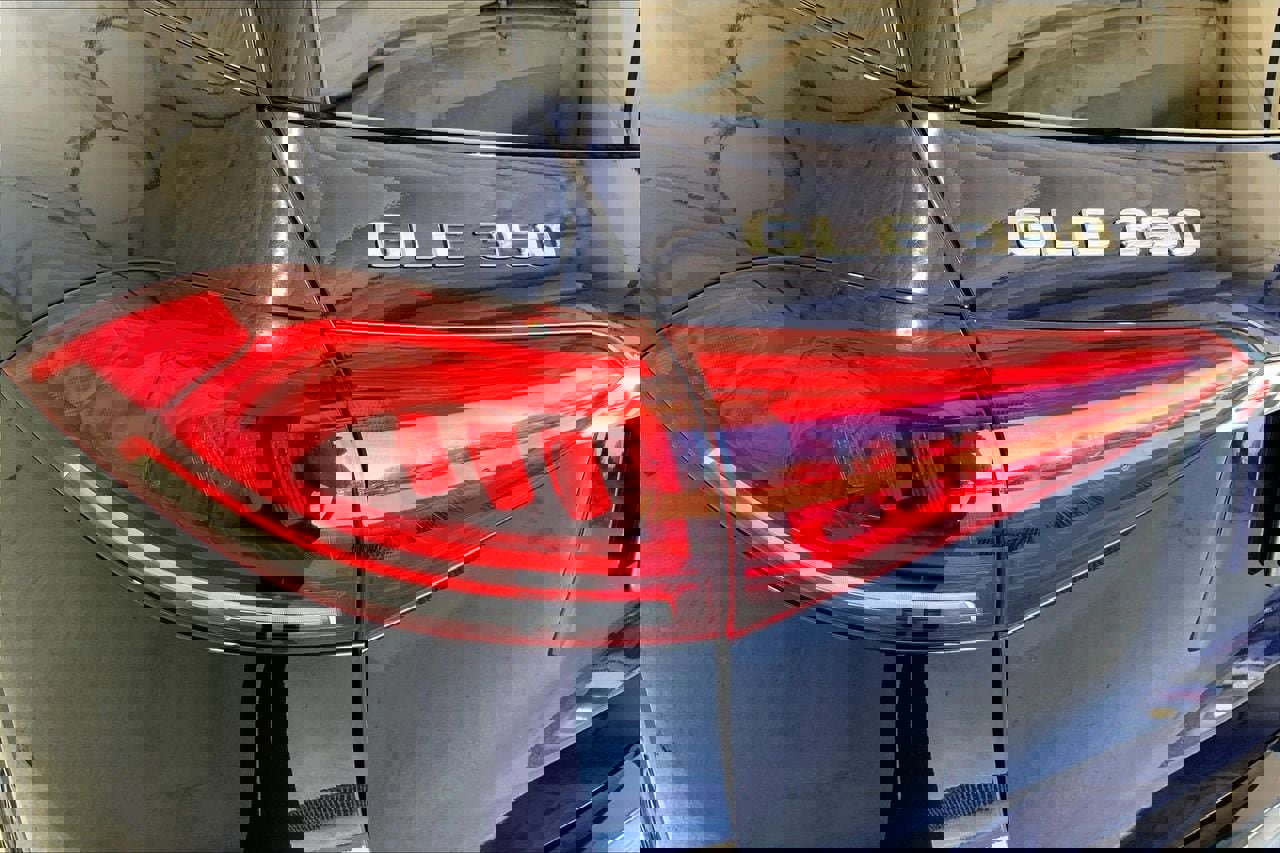 Used 2020 Mercedes-Benz GLE 350 4MATIC image 29