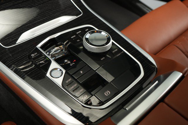 Used 2025 BMW X5 M60i AWD/4WD image 46