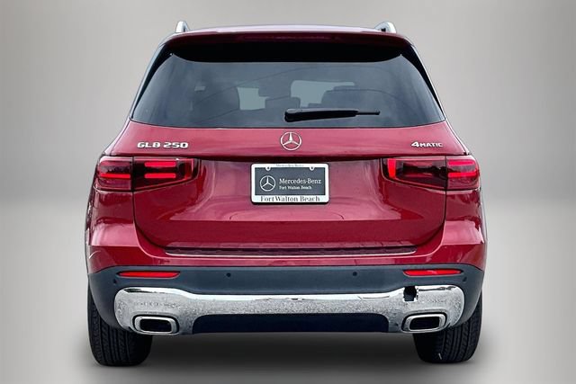 Used 2025 Mercedes-Benz GLB 250 4MATIC image 6