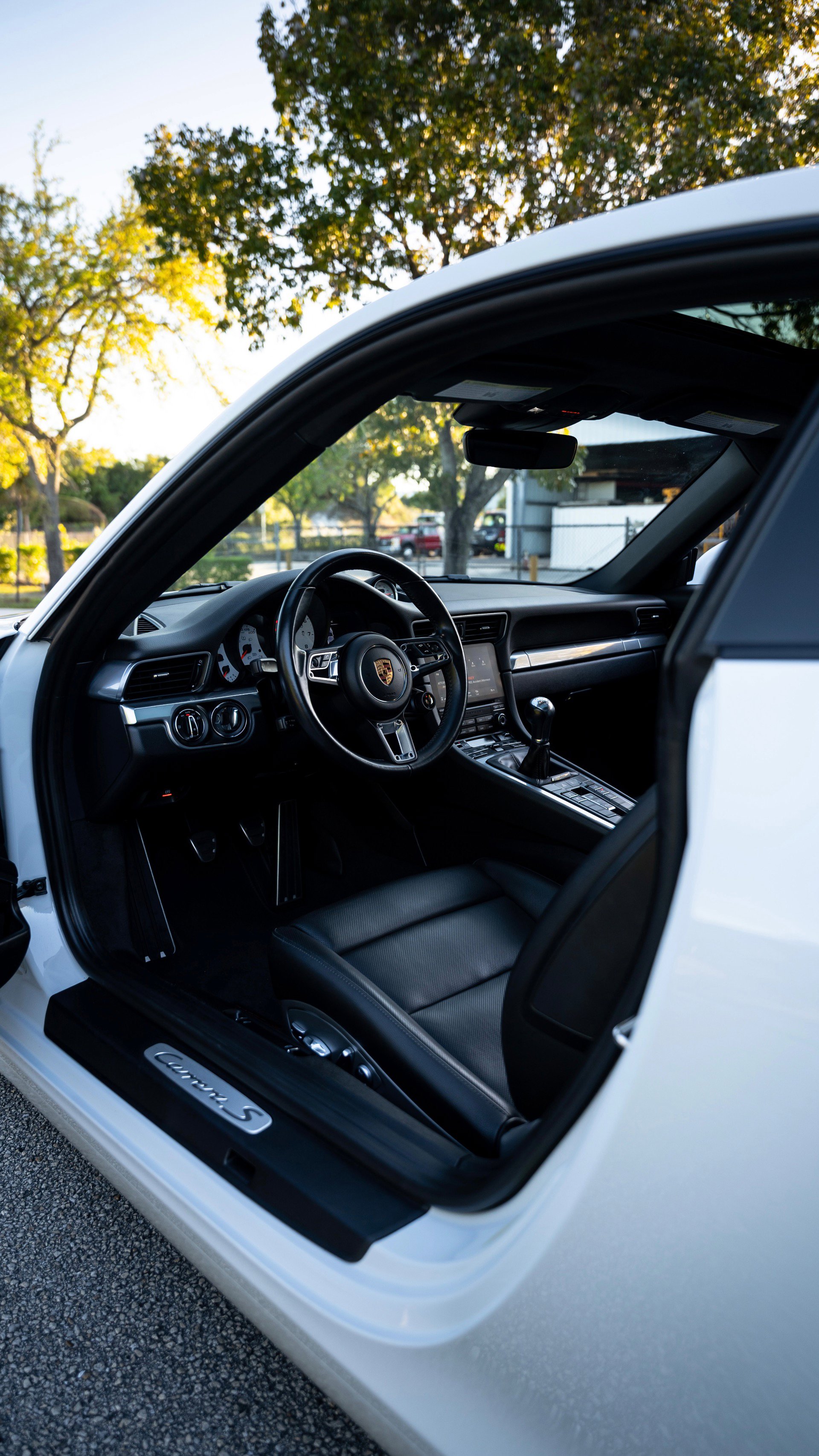 Used 2017 Porsche 911 Carrera S RWD image 4