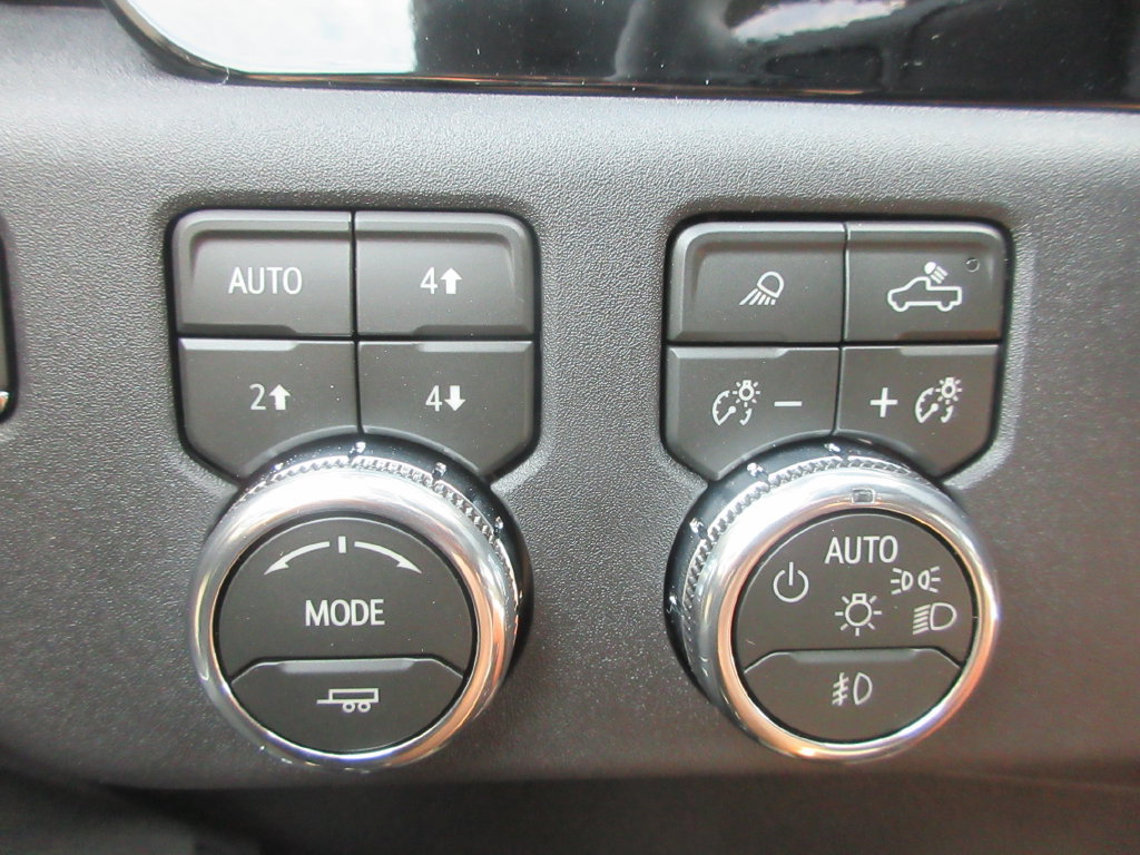New 2026 GMC Sierra 3500 SLT w/ SLT Premium Package AWD/4WD image 18