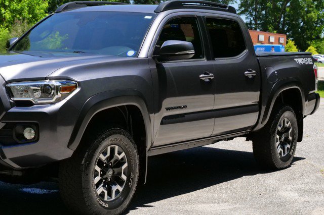 Used 2021 Toyota Tacoma TRD Off-Road w/ Blackout Package (TMS) AWD/4WD image 44