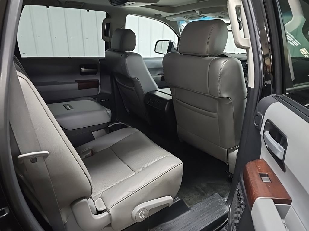 Used 2016 Toyota Sequoia Platinum image 18