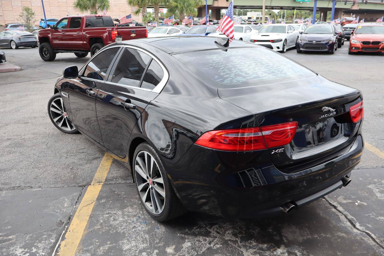 Used 2018 Jaguar XE Prestige RWD image 5