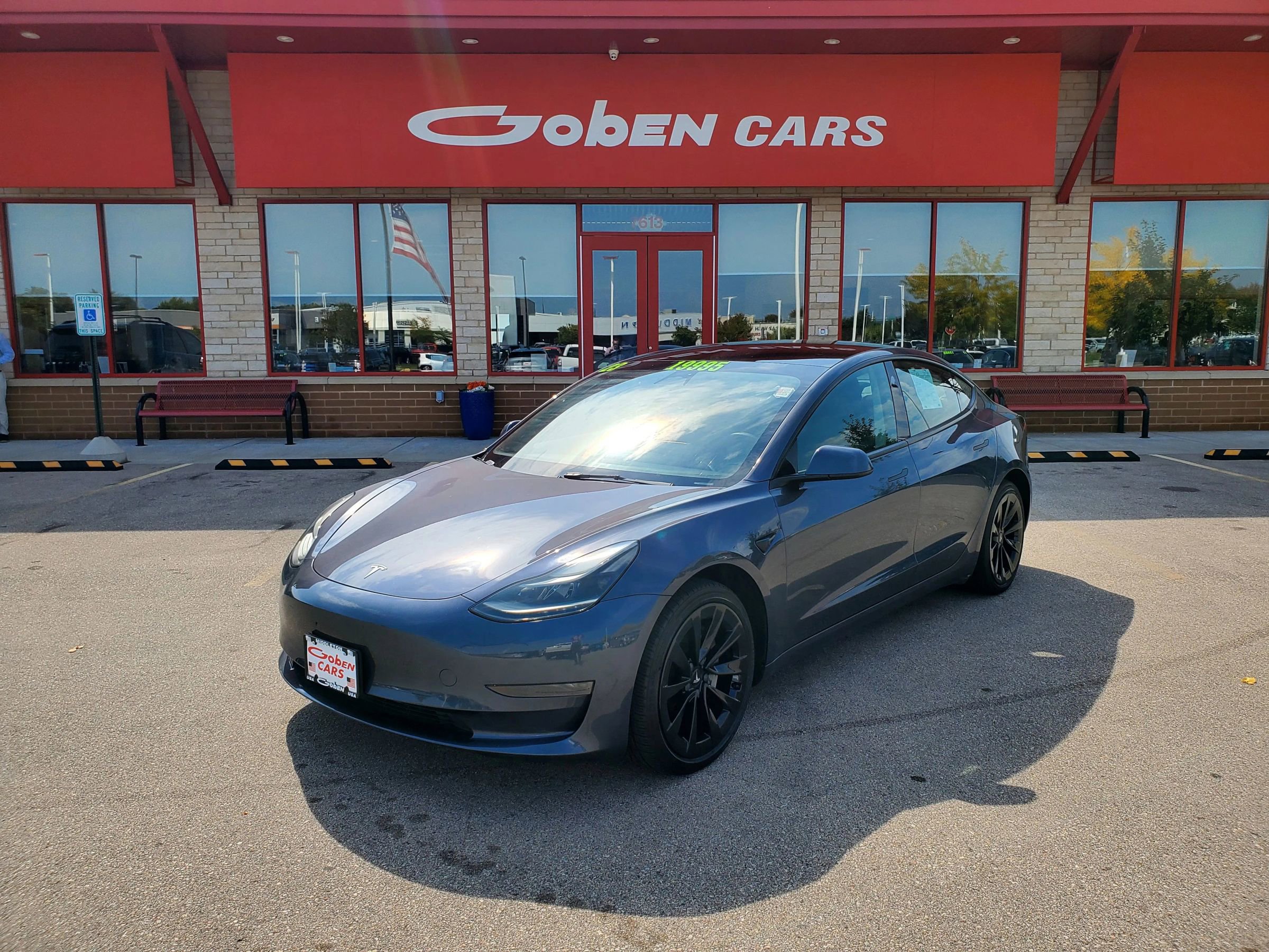 Used 2023 Tesla Model 3 Standard Range image 1