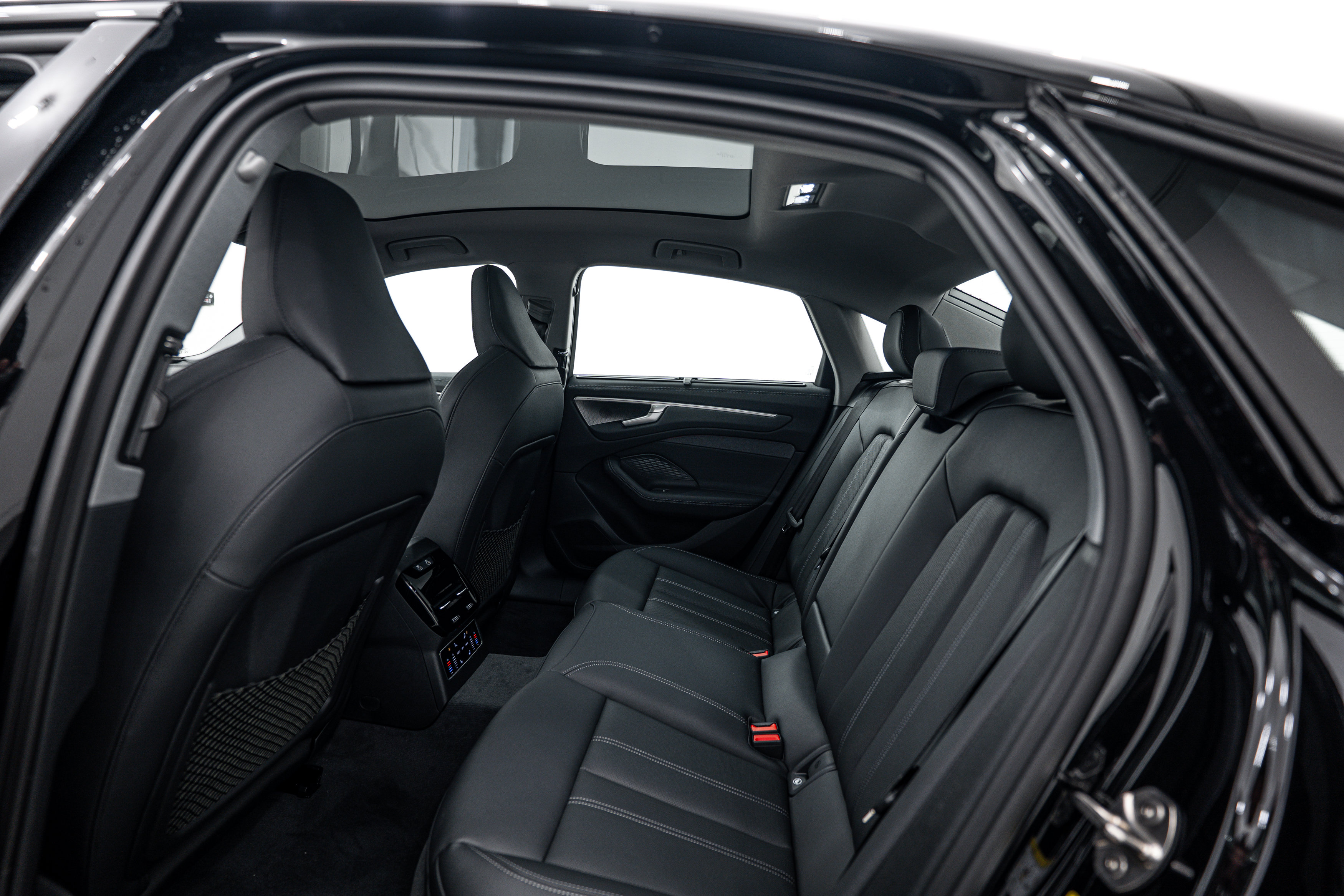 New 2026 Audi A6 Premium Plus AWD/4WD image 18