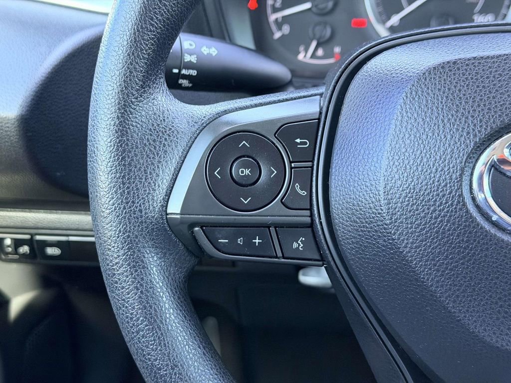 Used 2020 Toyota Corolla LE image 8