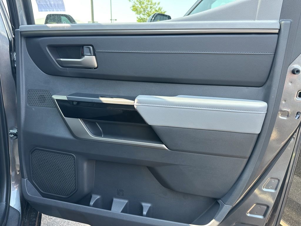 Used 2025 Toyota Tundra Limited image 29