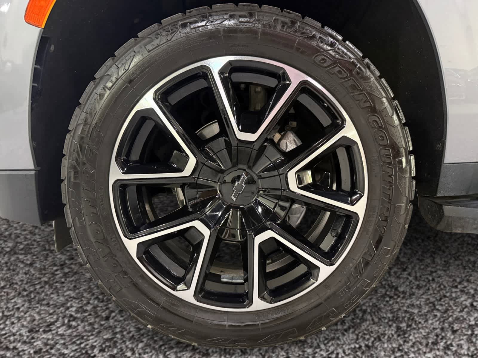 Used 2021 Chevrolet Tahoe RST w/ Luxury Package RWD image 21