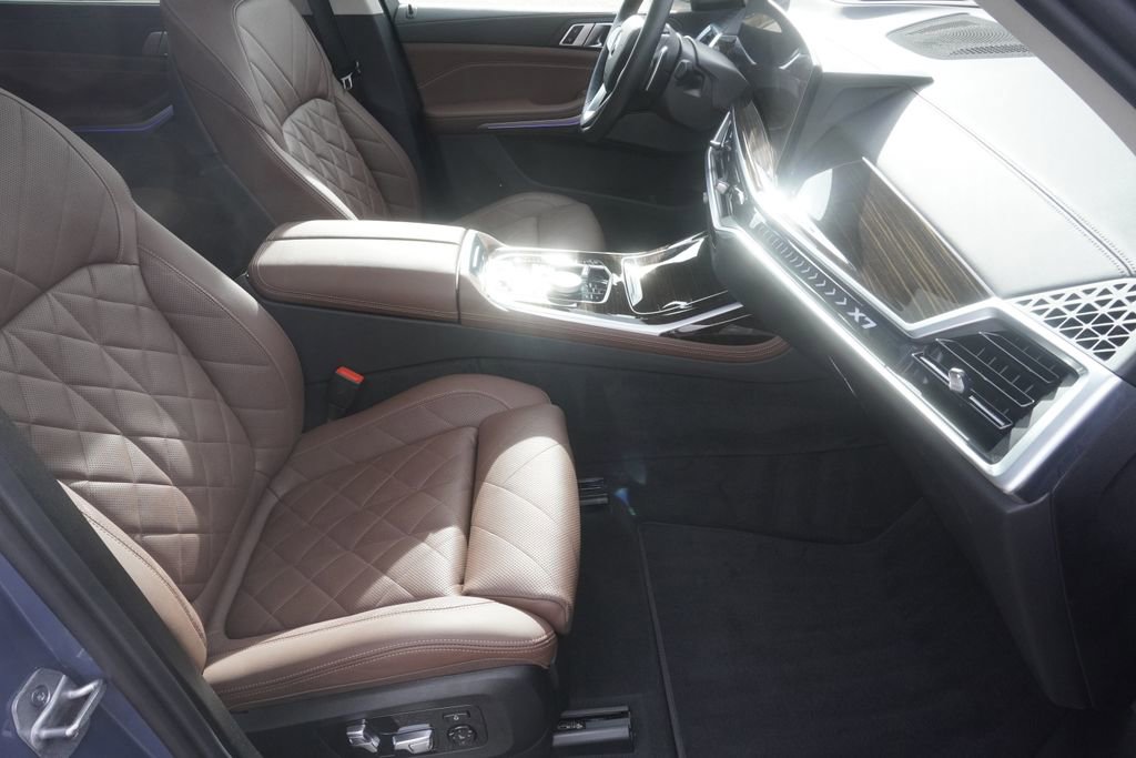 Used 2023 BMW X7 xDrive40i w/ Premium Package image 23