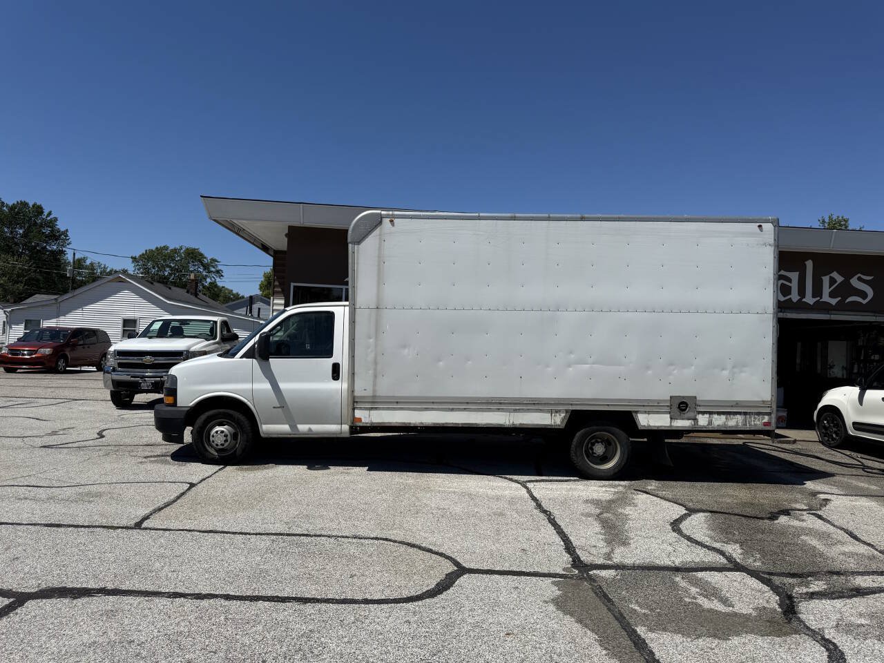Used 2019 Chevrolet Express 3500 Extended w/ Driver Convenience Package RWD image 6