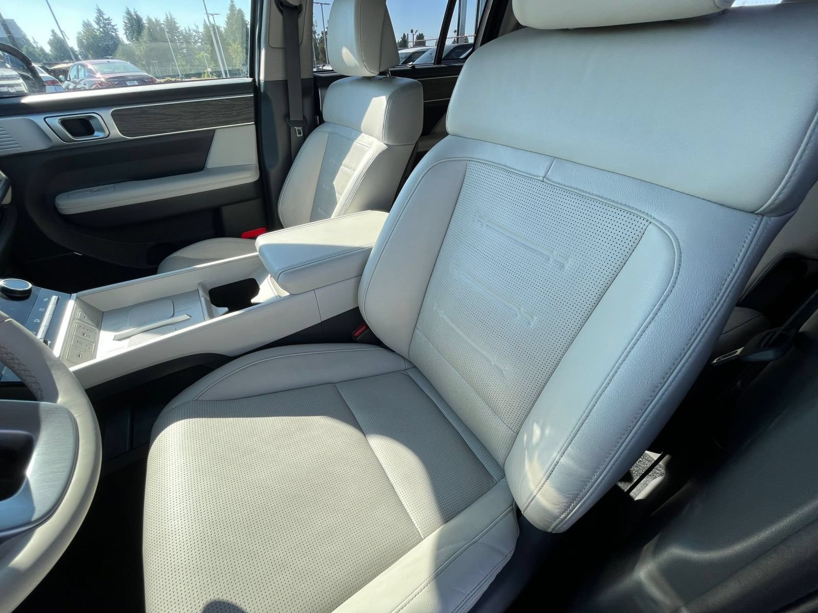 Used 2024 Hyundai Santa Fe Limited FWD image 40