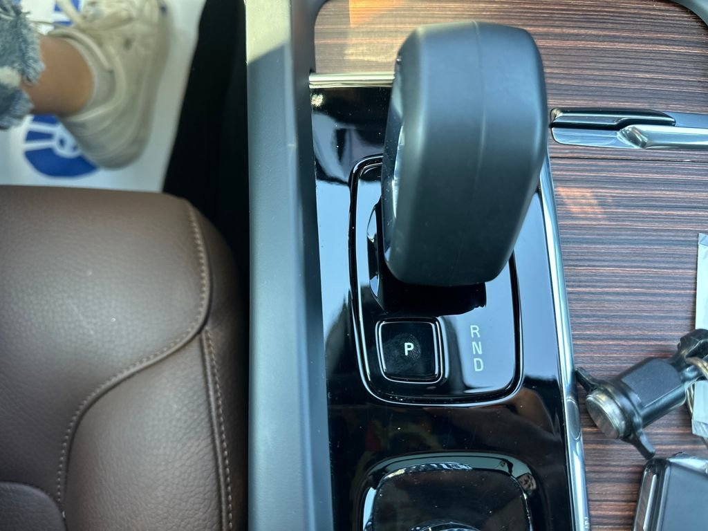 Used 2024 Volvo XC60 B5 Plus w/ Protection Package Premier image 27