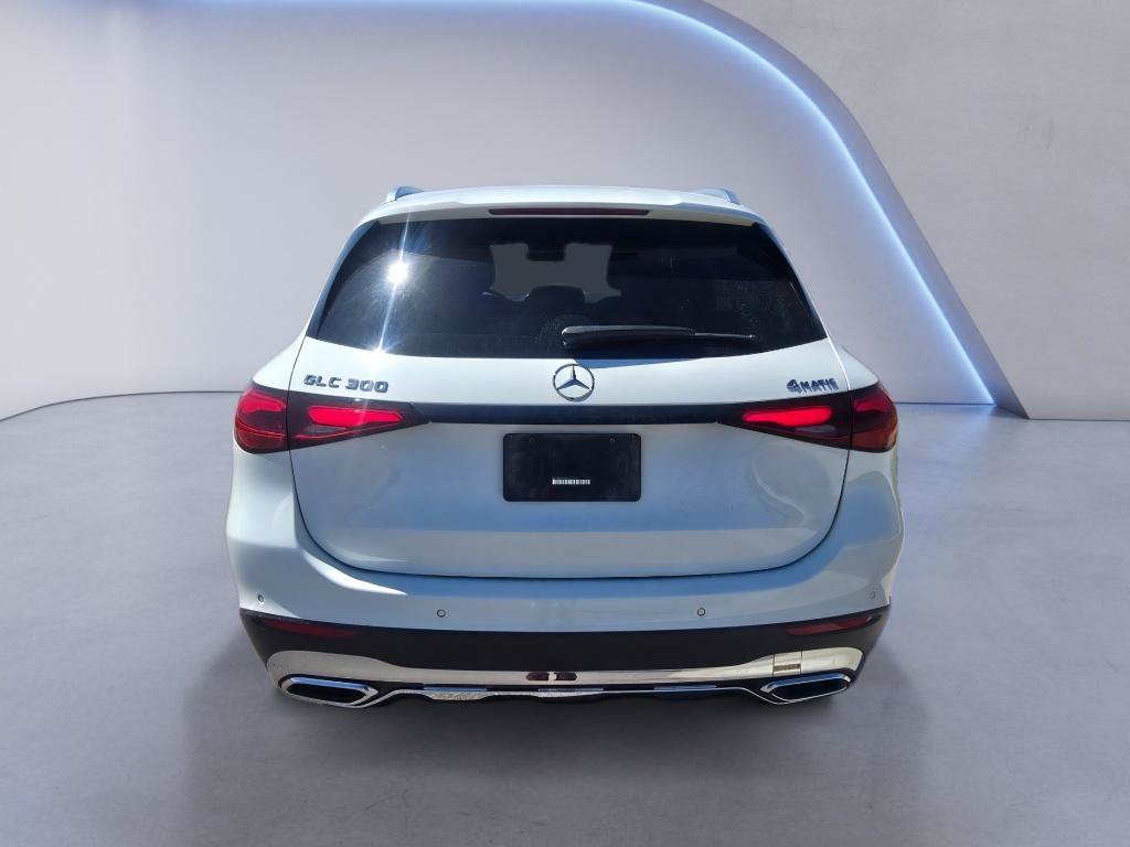 Used 2024 Mercedes-Benz GLC 300 4MATIC image 4