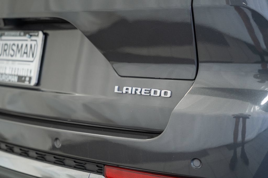 Certified 2023 Jeep Grand Cherokee Laredo AWD/4WD image 8