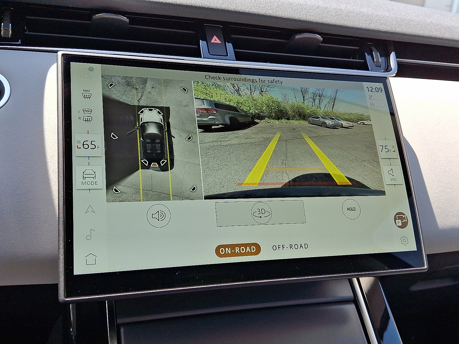 Certified 2025 Land Rover Range Rover Evoque Dynamic SE image 17