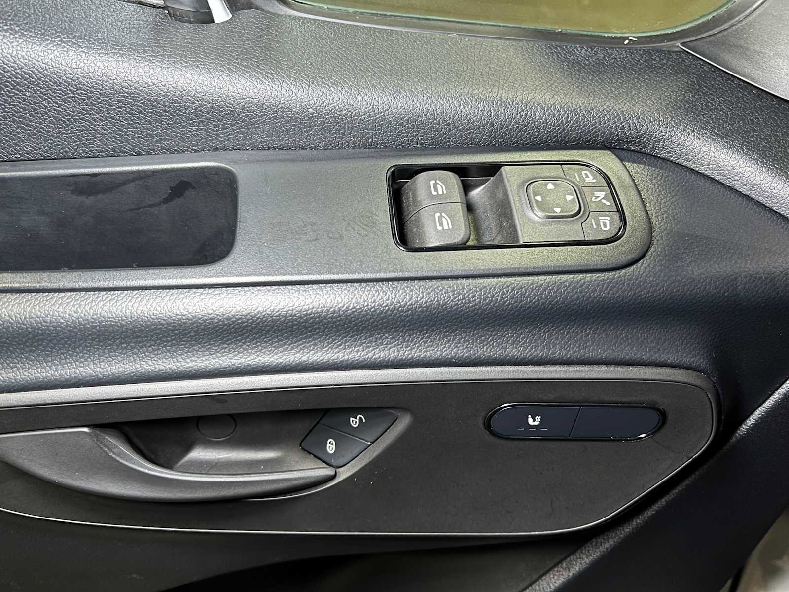 Used 2025 Mercedes-Benz Sprinter 2500 image 21