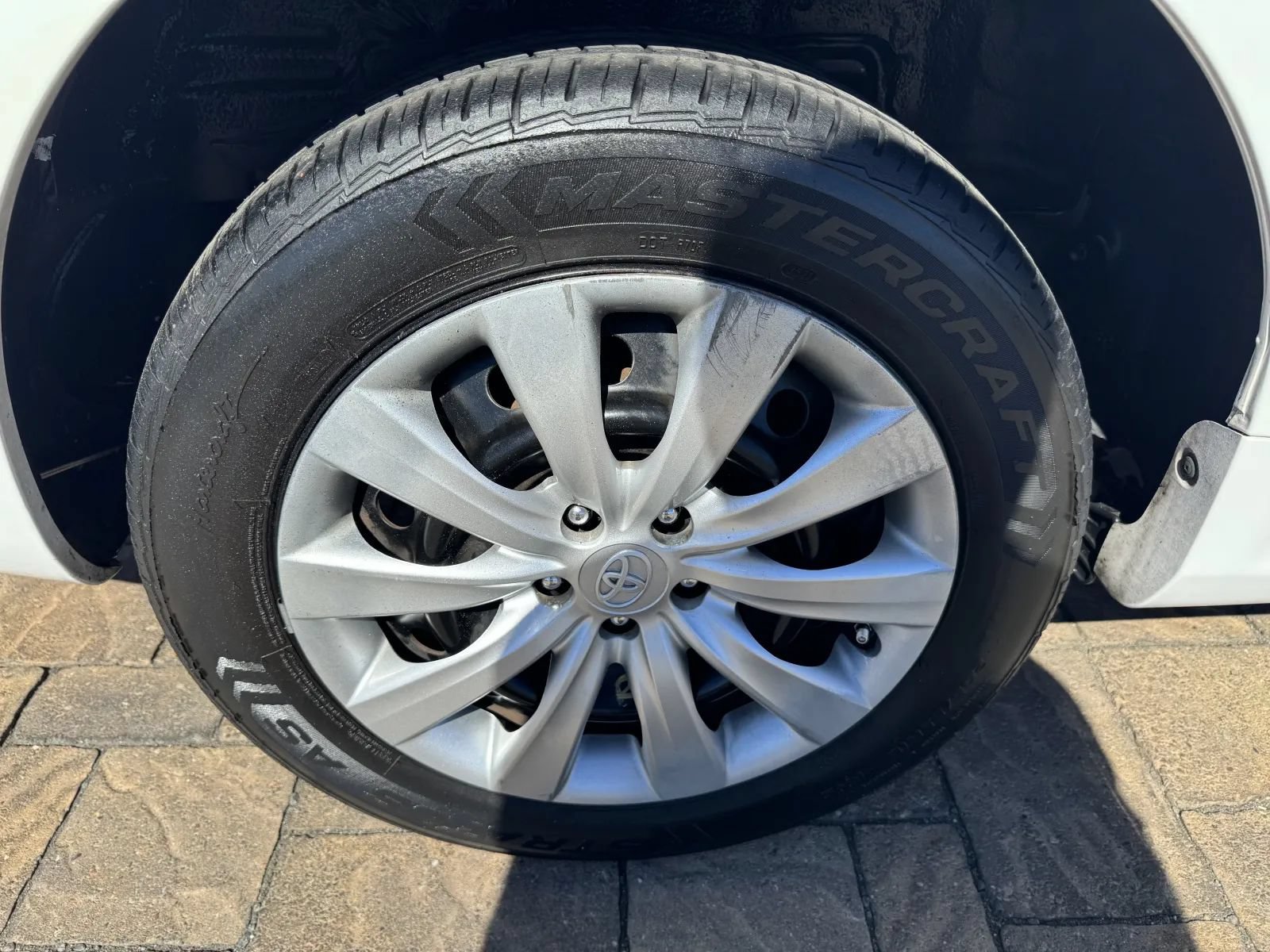 Used 2012 Toyota Corolla LE FWD image 11