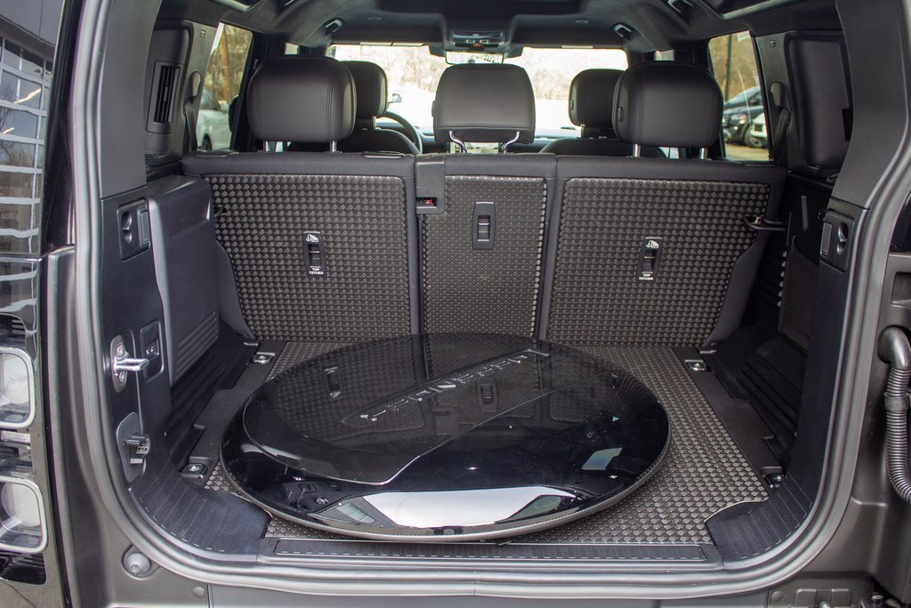 Used 2025 Land Rover Defender 110 V8 image 23