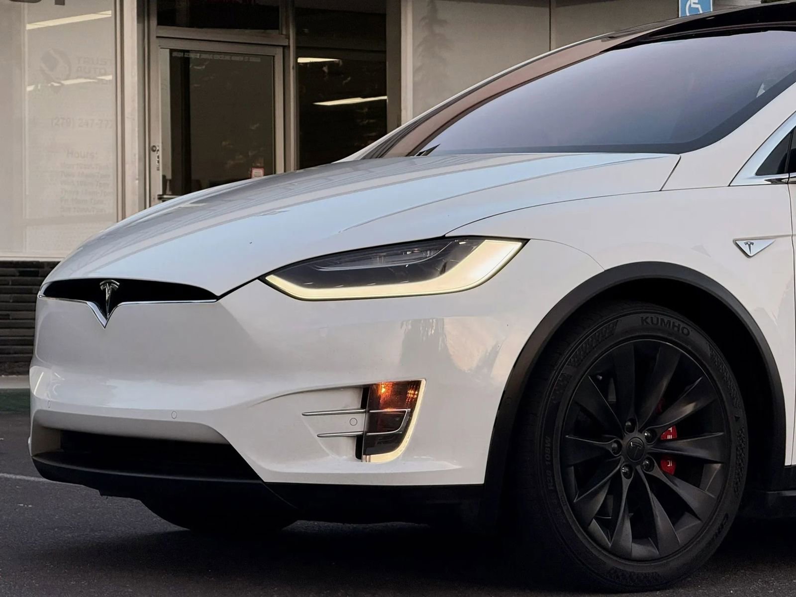 Used 2016 Tesla Model X 75D AWD/4WD image 4