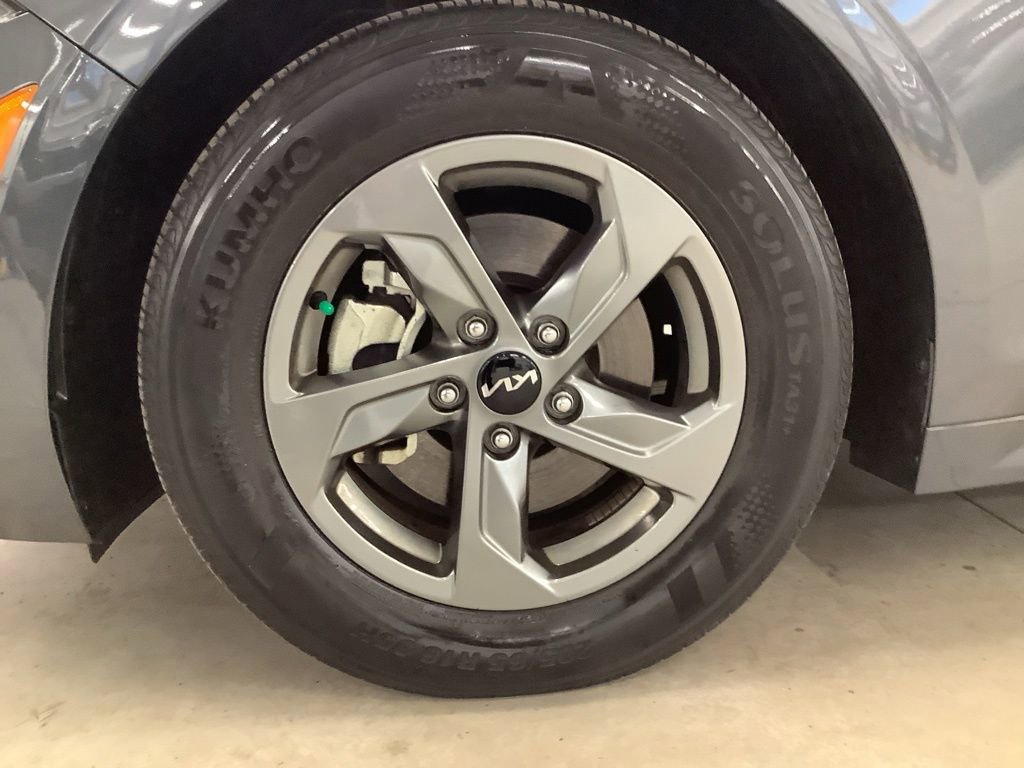 Used 2022 Kia K5 LXS image 28