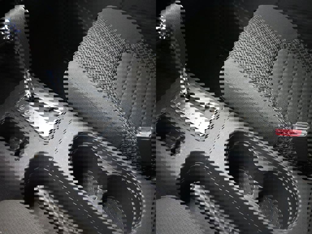 Used 2018 Nissan Frontier SV image 17