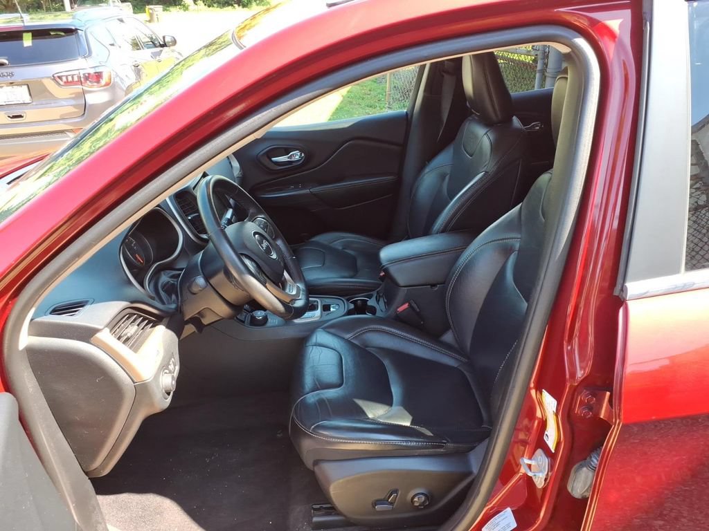 Used 2016 Jeep Cherokee Limited AWD/4WD image 28