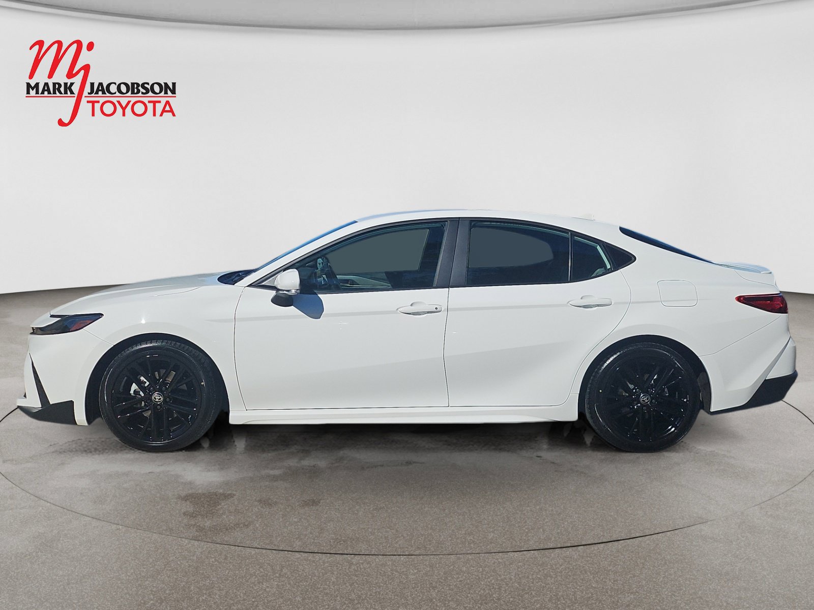 Used 2025 Toyota Camry SE FWD image 15